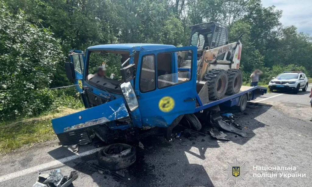 ДТП за участю вантажівки на трасі