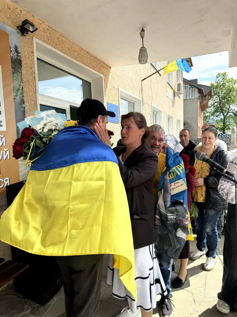 Зустріч українського захисника з родиною