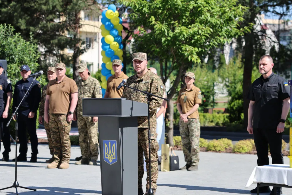 Військові України на урочистій церемонії просто неба