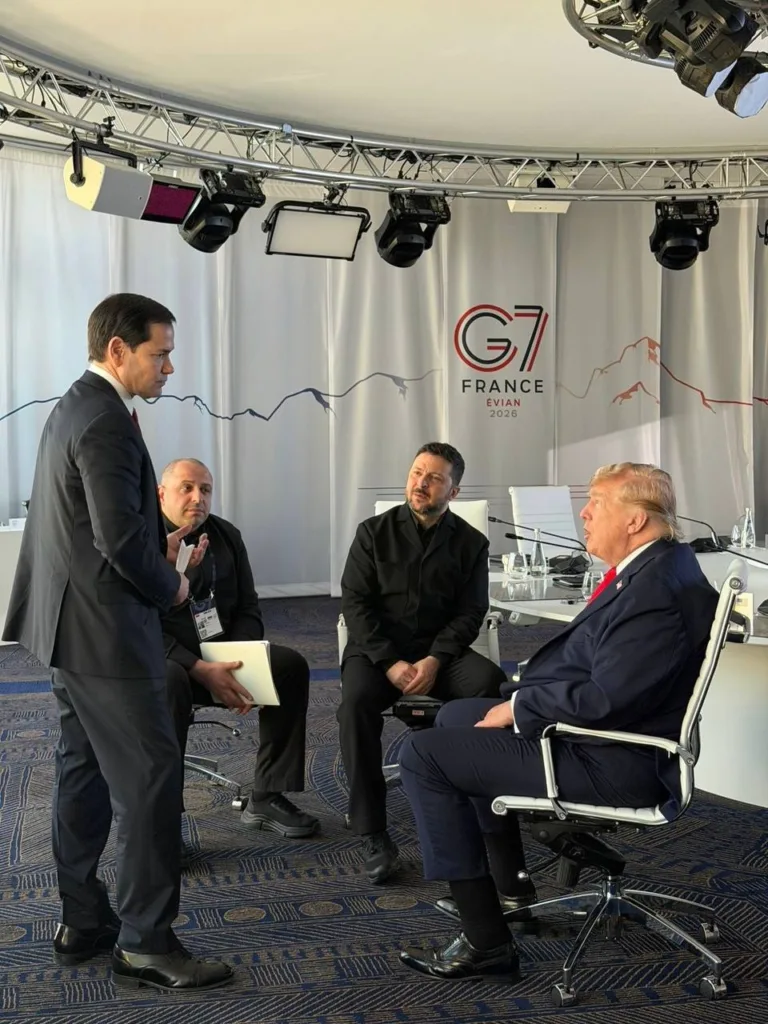 Лідери обговорюють питання на саміті G7 Франція 2026