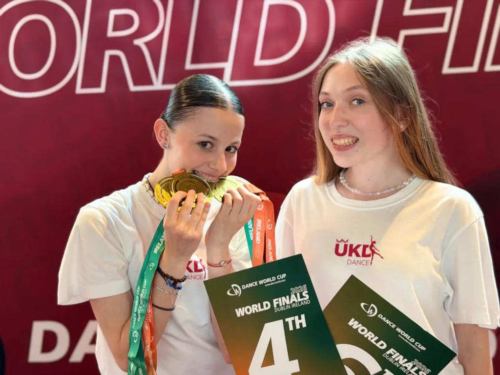 Танцівниці з медалями на фіналі світового чемпіонату