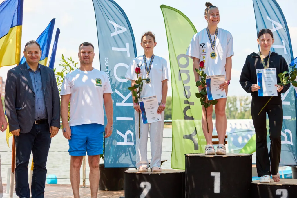 Переможці спортивних змагань на п'єдесталі пошани