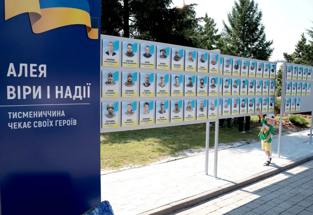 Алея вшанування героїв у Тисмениці