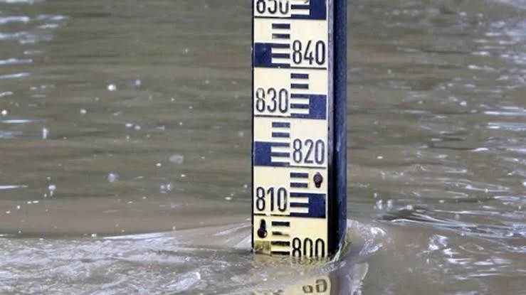 Вимірювач рівня води у річці