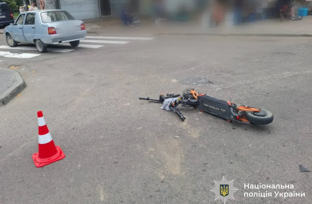 Дорожня аварія з електросамокатом та автомобілем