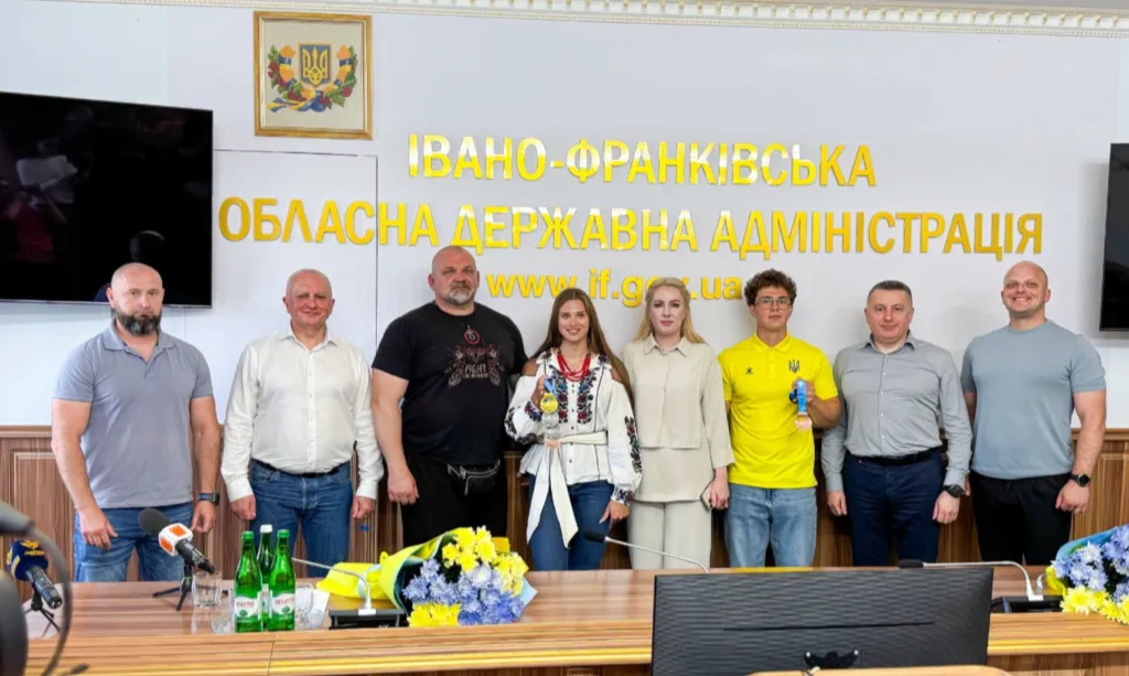 Групове фото в Івано-Франківській ОДА з нагородами