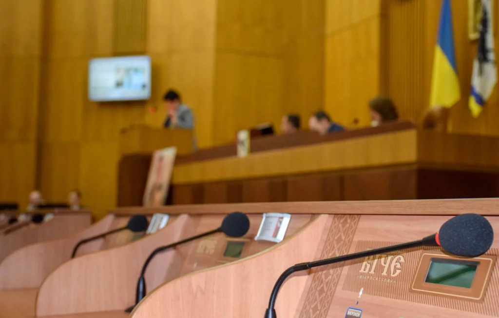 Мікрофони в залі Верховної Ради України