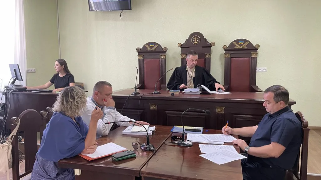 Судове засідання з суддею та учасниками процесу