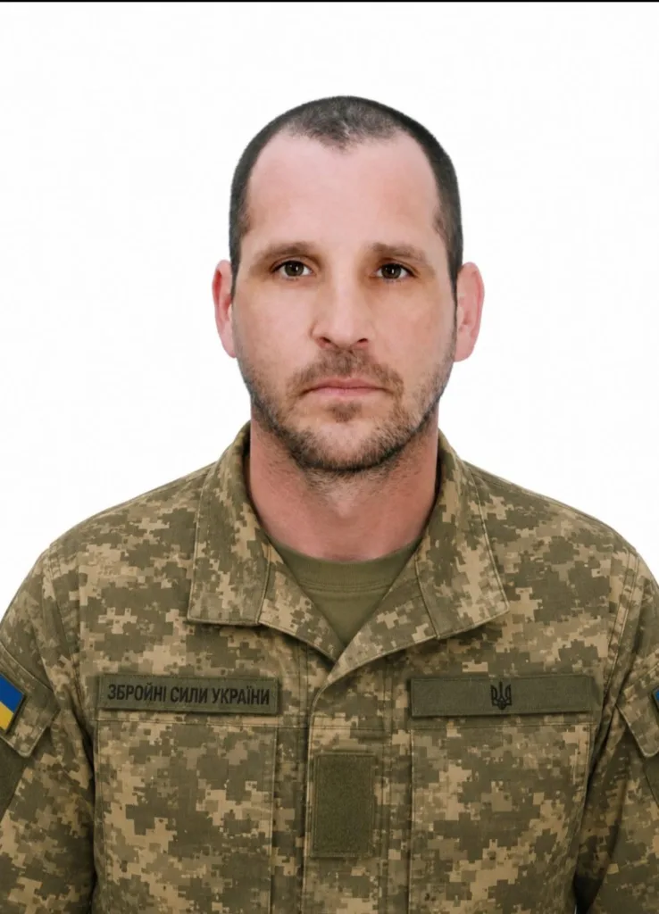 Портрет військовослужбовця Збройних сил України у формі