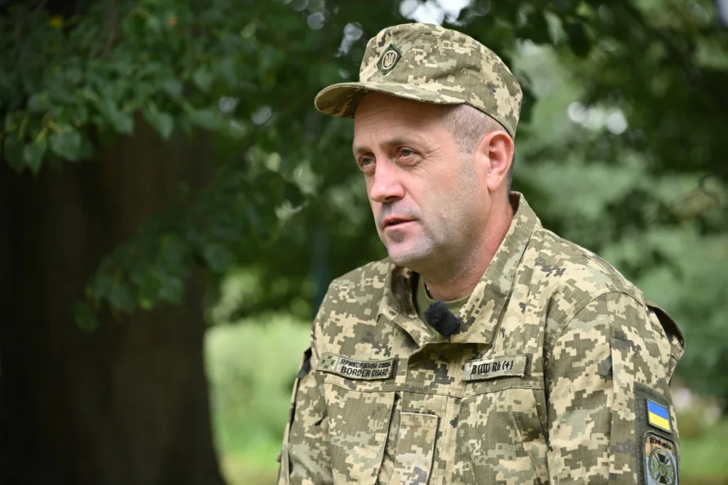 Військовослужбовець Держприкордонслужби України у камуфляжі