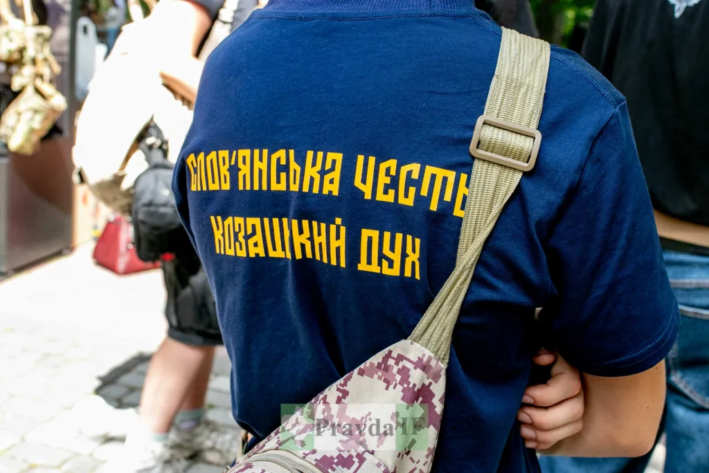 Дитина у футболці «Пов’язка честі, козацький дух»