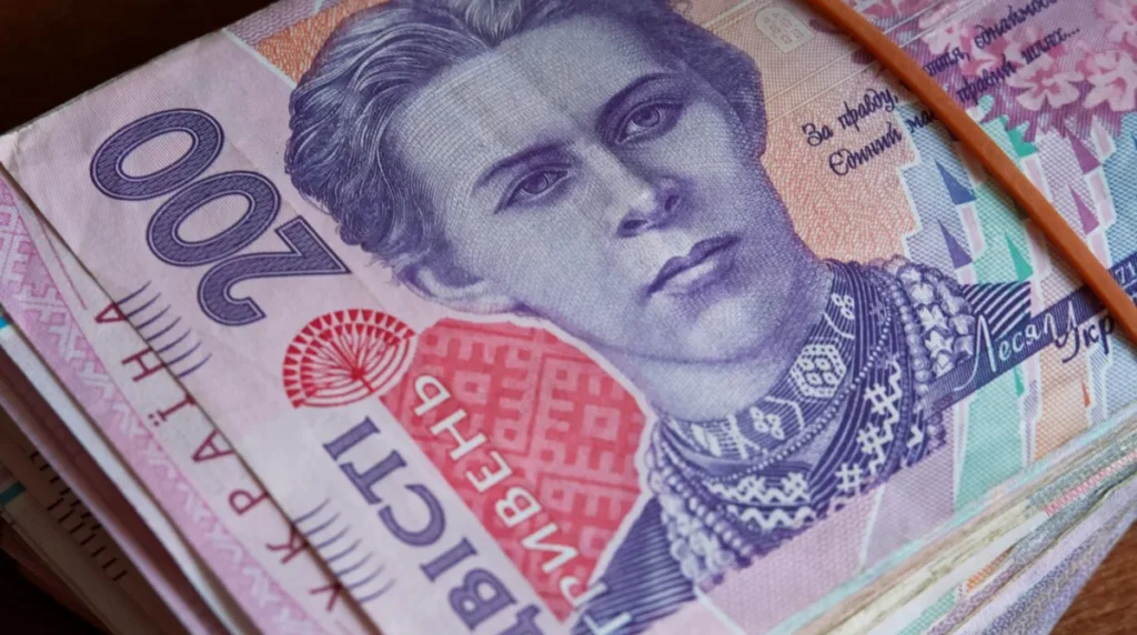 Світло, газ і вода у вересні: які тарифи чекають на українців