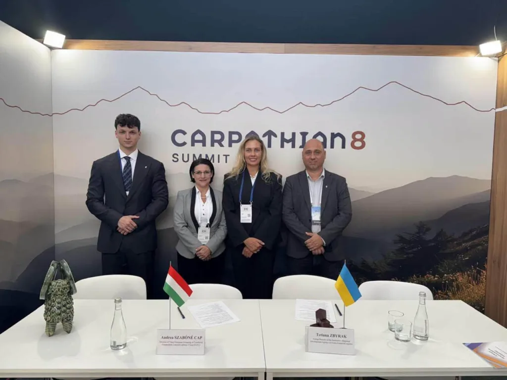 Представники України й Угорщини на Carpathian Summit