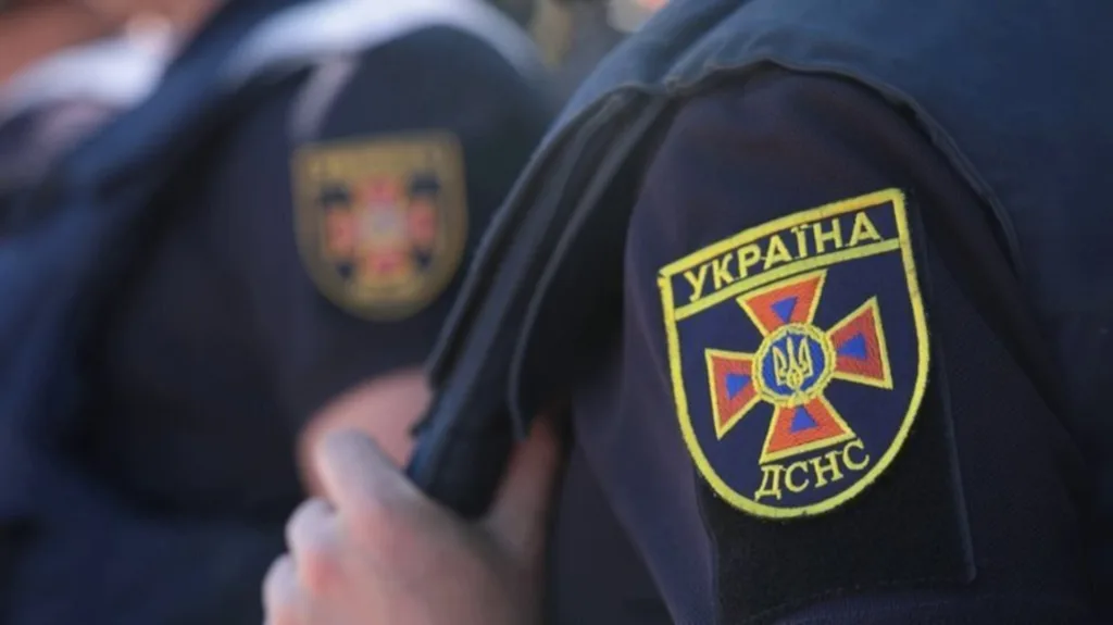Нашивка ДСНС України на формі рятувальника