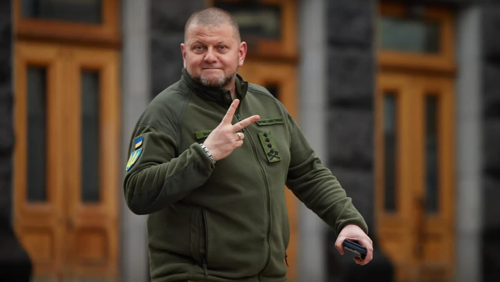 Вибори президента: Захід ставить на Залужного, а ми?